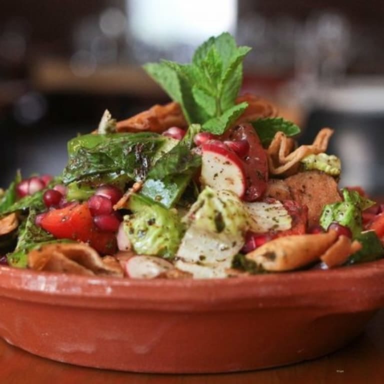 Fresh Fattoush: A Mediterranean Delight